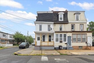 18 N Sussex St in Gloucester City, NJ - Building Photo - Building Photo