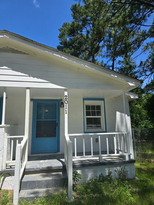 2011 Bain Dr in Fayetteville, NC - Building Photo - Building Photo