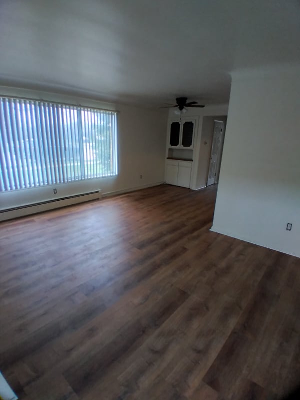 2483 E Maple Rd in Birmingham, MI - Foto de edificio - Building Photo