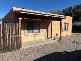 3641 E Monte Vista Dr in Tucson, AZ - Building Photo