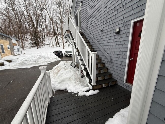 176 Court St, Unit 7 in Plymouth, MA - Foto de edificio - Building Photo