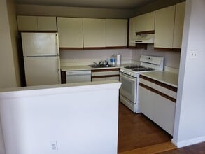 1030 E Lancaster Ave, Unit 710 in Bryn Mawr, PA - Building Photo - Building Photo