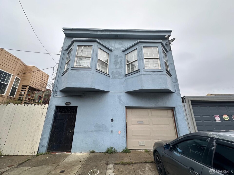 2056 Jennings St in San Francisco, CA - Building Photo