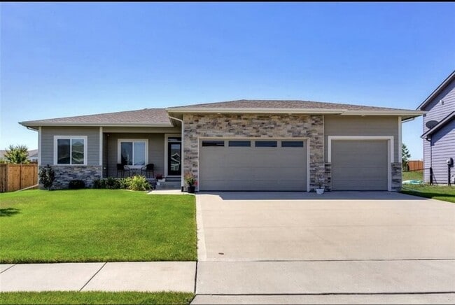 property at 580 NE Bowman Dr