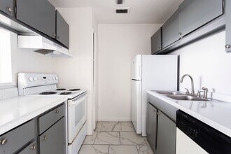 Cantera in Houston, TX - Foto de edificio - Building Photo