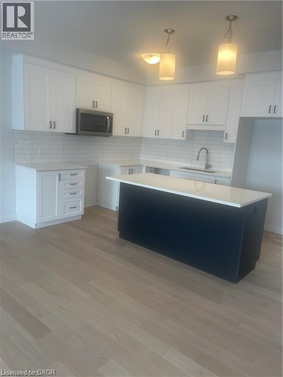 152 Queensbrook Cres in Cambridge, ON - Building Photo - Building Photo