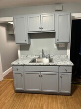 553 Hyde Park Ave, Unit 3 in Boston, MA - Foto de edificio - Building Photo