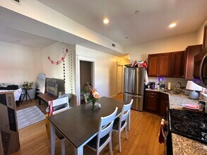 1625 Tremont St, Unit 3 in Boston, MA - Foto de edificio - Building Photo