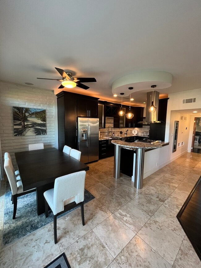 7193 Estrella de Mar Rd, Unit Beautiful Carlsbad Condo-Views/Location in Carlsbad, CA - Foto de edificio - Building Photo