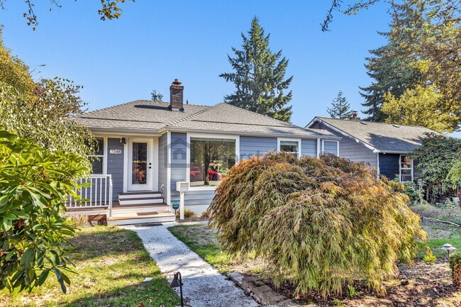 7348 29th Ave SW in Seattle, WA - Foto de edificio - Building Photo