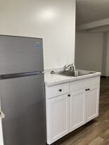 306 W Union St, Unit Apartment 2 in Newark, NY - Building Photo