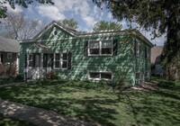 215 W John St photo'