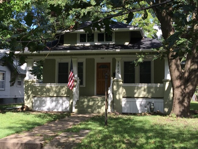 property at 1510 Southwest Plass Avenue