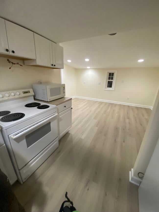 112 Albright Ave, Unit 12A in Stratford, CT - Building Photo - Building Photo