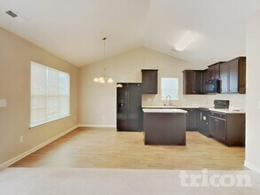 219 Plains Dr in Burlington, NC - Foto de edificio - Building Photo