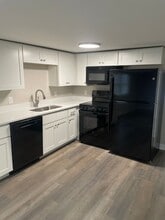 4001 Sheraton St in Winston-Salem, NC - Building Photo - Building Photo