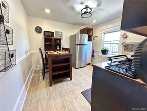40 Crosby Pl in New Rochelle, NY - Building Photo - Building Photo