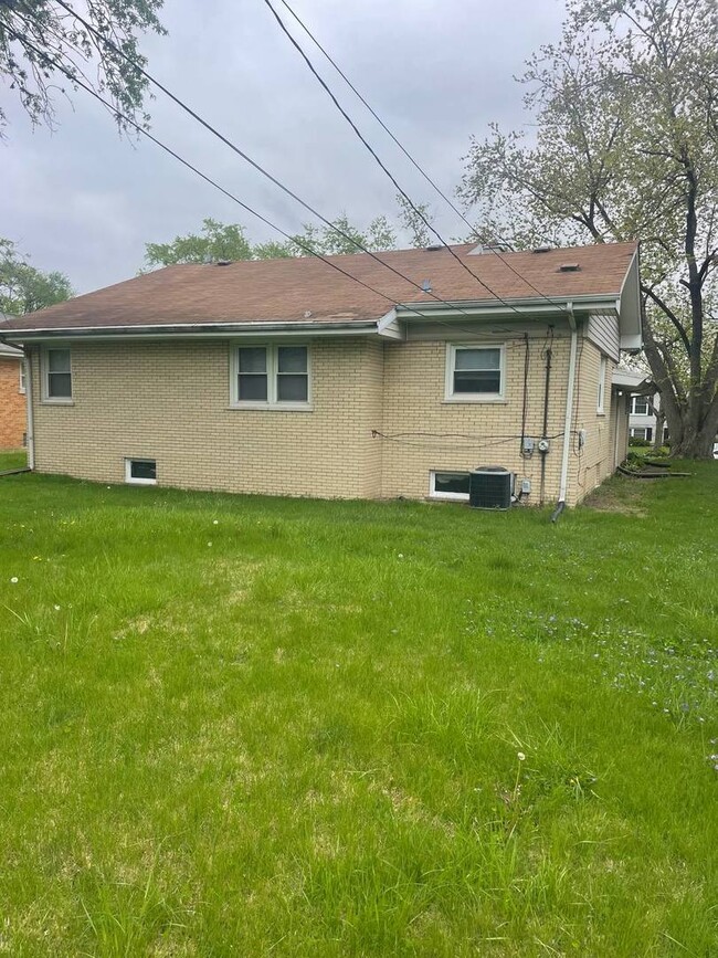 22508 Lawndale Ave in Richton Park, IL - Building Photo - Building Photo