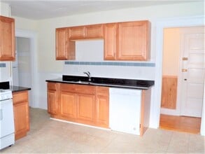 40 Linden Ave, Unit 1 in Somerville, MA - Building Photo - Building Photo