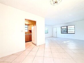 141 NW 27th Terrace in Fort Lauderdale, FL - Building Photo - Building Photo