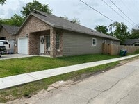 2904 Bourland St photo'