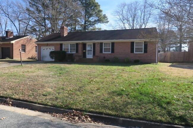 592 Dellwood Dr in Newport News, VA - Building Photo - Building Photo