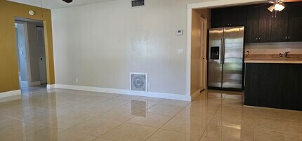 4689 Sable Pine Cir in West Palm Beach, FL - Building Photo - Building Photo