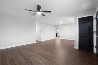 2951 Atlantic Park Ave in Florissant, MO - Building Photo - Building Photo