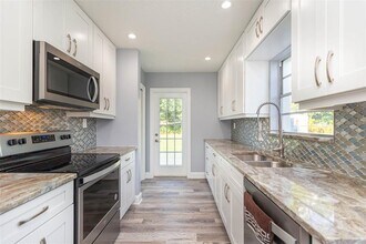 3911 W Tyson Ave in Tampa, FL - Building Photo - Building Photo