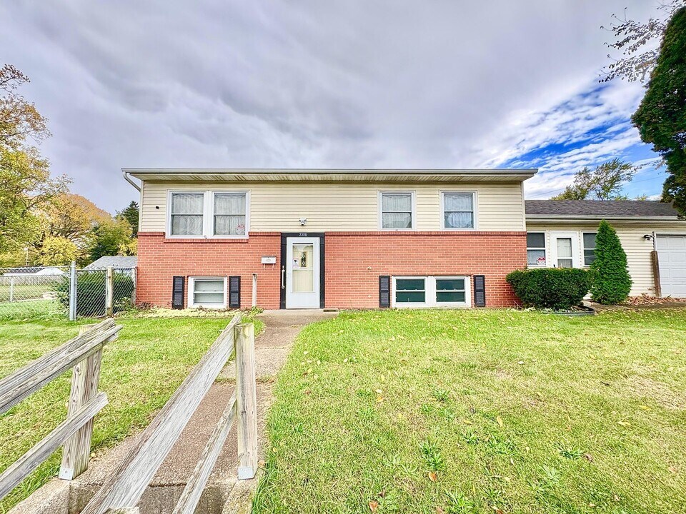 2306 Elwood Ave in South Bend, IN - Foto de edificio