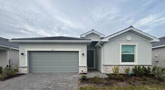 7773 Lakes Edge Ln in Port Charlotte, FL - Building Photo