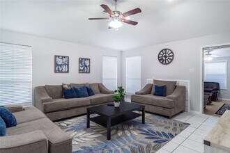 13414 Creek Springs Dr in Houston, TX - Building Photo - Building Photo