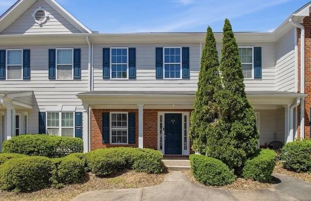 property at 585 McWilliams Rd SE