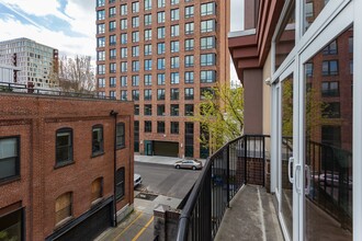 618 NW 12th Ave in Portland, OR - Foto de edificio - Building Photo