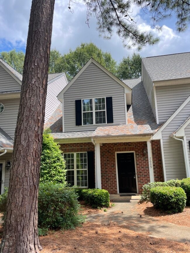 property at 2609 Broad Oaks Pl