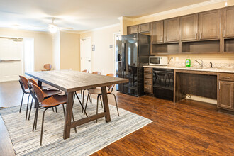 Glenwood Ridge Apartments in Richmond, VA - Building Photo - Interior Photo