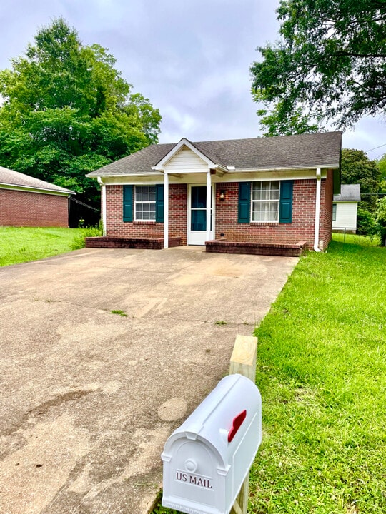 400 Dobbins St in Corinth, MS - Building Photo