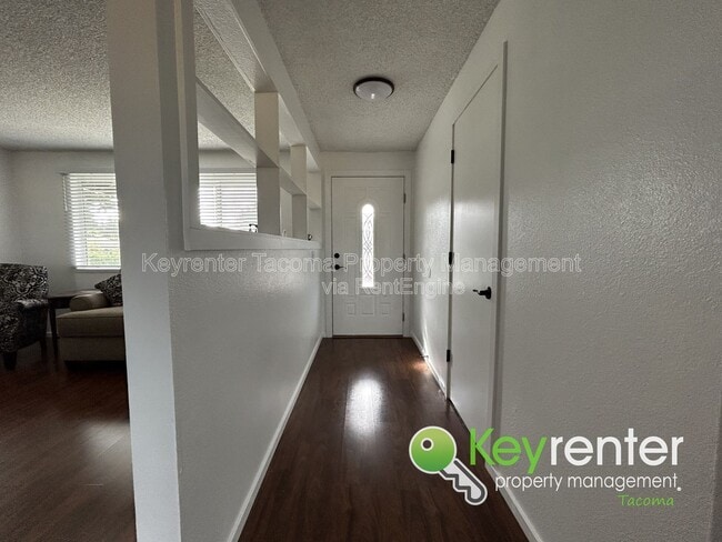 10710 103rd St SW in Tacoma, WA - Building Photo - Building Photo