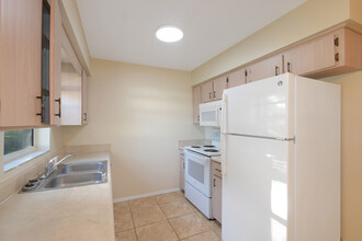 208 Tuscanooga Rd in Mascotte, FL - Building Photo - Building Photo