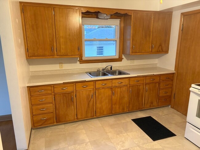 135 S John St in Kimberly, WI - Building Photo - Building Photo