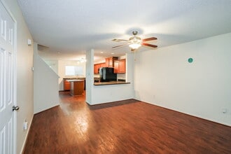 9936 Sparrow Hawk Ln in Fort Worth, TX - Foto de edificio - Building Photo