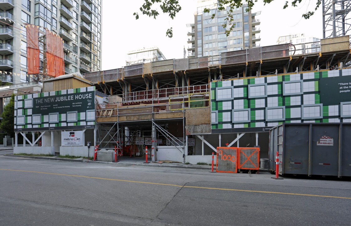 The New Jubilee House in Vancouver, BC - Building Photo