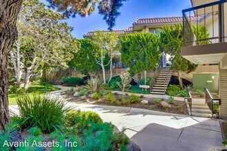 190 Del Mar Shores Terrace-Unit -#44 in Solana Beach, CA - Foto de edificio - Building Photo