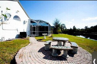 18118 Sweet Jasmine Dr in Tampa, FL - Building Photo