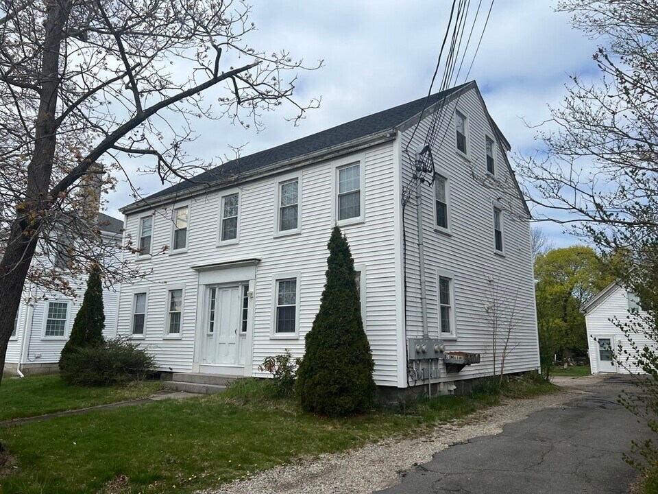 57 Main St in Kingston, MA - Building Photo