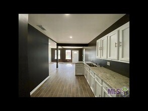 1553 Swan Ave in Baton Rouge, LA - Building Photo - Building Photo