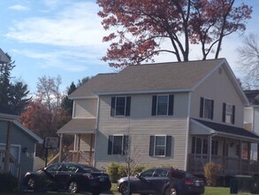 33 Sentinel Court in Manchester, NH - Building Photo - Building Photo