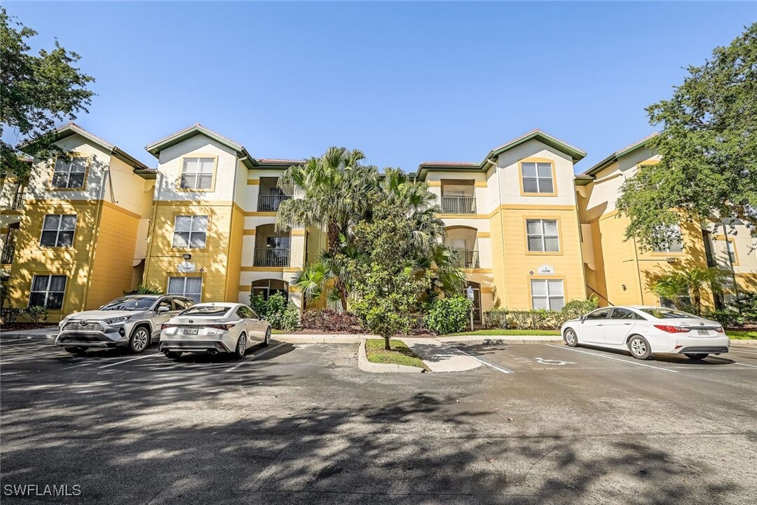 11550 Villa Grand in Ft. Myers, FL - Building Photo