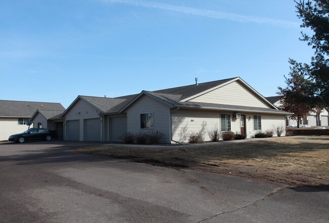 2904 Wilson St in Menomonie, WI - Building Photo - Building Photo