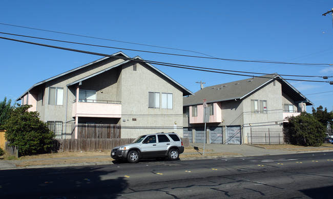 101 Harbour Way S in Richmond, CA - Building Photo - Building Photo